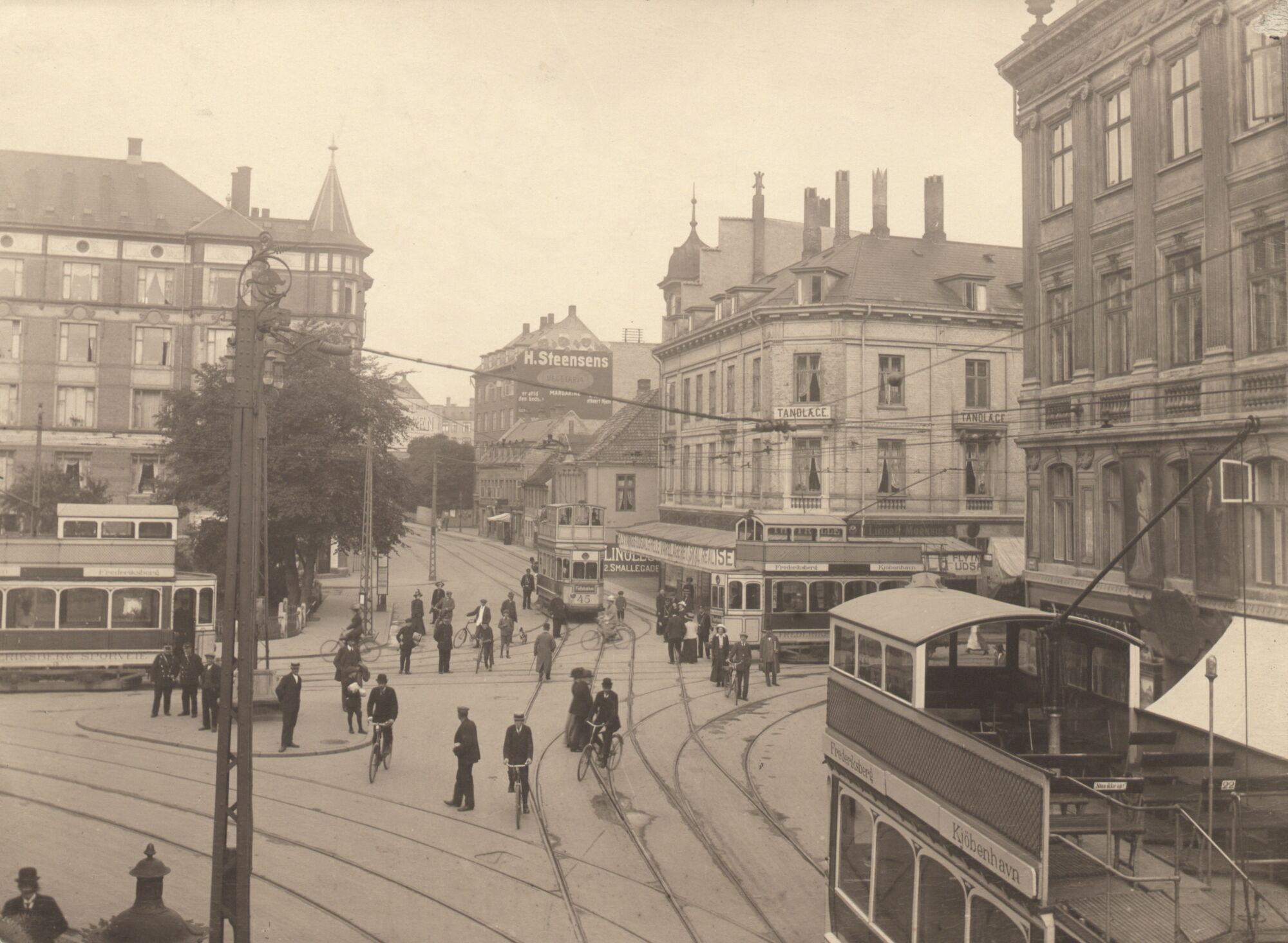 Smallegade med sporvogne omkring 1913